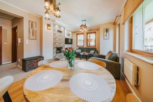 Posezení v ubytování VisitZakopane - Ibiza Apartment