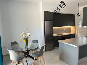 A kitchen or kitchenette at Lime House Corfu