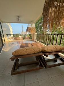 Balkoni atau teres di Pattaya Condo Wongamat Privacy Resort - Naklua