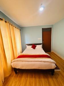 Postel nebo postele na pokoji v ubytování PS Boutique Hotel
