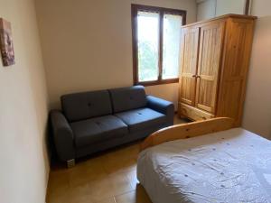 Posezení v ubytování GITE CLARIMOR + 32 fotografií