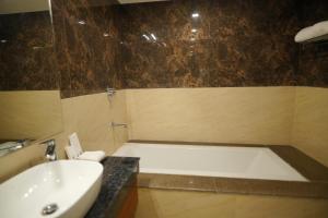 Koupelna v ubytování Comfort Inn Karnal