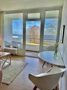 Χώρος καθιστικού στο Appartement mit traumhaftem Kieler Förde Blick