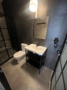 Koupelna v ubytování TasEV Guesthouse + 33 fotografií