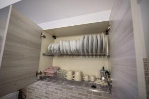 Virtuvė arba virtuvėlė apgyvendinimo įstaigoje Luxury apartment in Naples