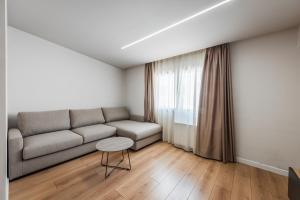 Relax Inn Hotel Durres的休息区