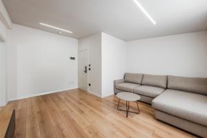 Relax Inn Hotel Durres的休息区