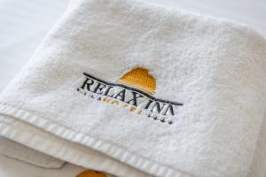 Relax Inn Hotel Durres的证书、奖牌、标识或其他文件