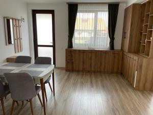 Fotografie z fotogalerie ubytování Fenyő Apartman v destinaci Odorheiu Secuiesc