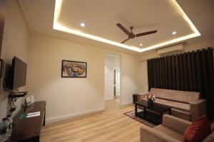 TV a/nebo společenská místnost v ubytování The Byke Studio Pure Veg Apartment, Thane
