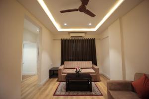 Posezení v ubytování The Byke Studio Pure Veg Apartment, Thane