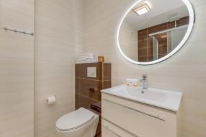 Koupelna v ubytování Family Apartments Herberta with Terrace and Parking by Rent like home
