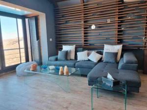 Posezení v ubytování Modern 2BR Duplex