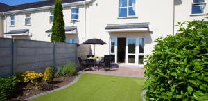 Κήπος έξω από το Knightsbrook Hotel Courtyard Accommodation