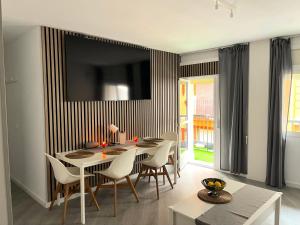 TV a/nebo společenská místnost v ubytování Small Home Fuengirola