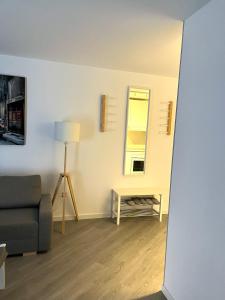 TV a/nebo společenská místnost v ubytování Small Home Fuengirola