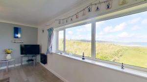 Μια τηλεόραση ή/και κέντρο ψυχαγωγίας στο B38 Delamar, Riviere Towans