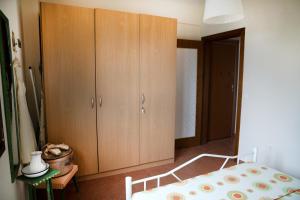Postel nebo postele na pokoji v ubytování Artistic 2 Apartment