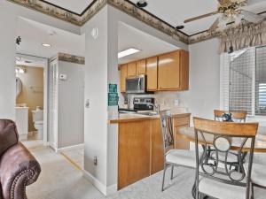 Køkken eller tekøkken på Deer Ridge Mountain Resort D204