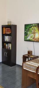 Μια τηλεόραση ή/και κέντρο ψυχαγωγίας στο Cómoda Casa en ciudad de la Punta; San Luis