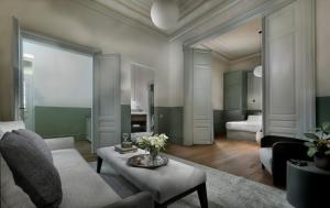 Atpūtas zona naktsmītnē Exquisite Athens Apartment | 1 Bedroom | Apartment Metalicana | Balcony | Athinaidos