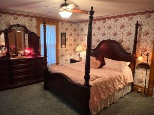 Afbeelding uit fotogalerij van Market St Manor Bed and Breakfast in Nappanee +24 foto's
