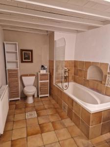 Ένα μπάνιο στο Charmante petite grange - 5 Couchages +16 φωτογραφίες