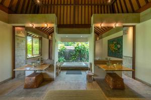 Kebun di luar The Puspita House
