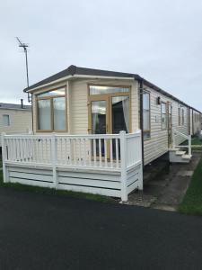 MelidenにあるTwo x 8 Berth static caravan on Lyons Robin Hood Rhyl North walesのギャラリーの写真