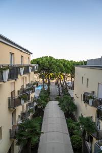 Bazén v ubytování Hotel Excelsior nebo v jeho okolí