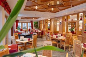 Restauracja lub miejsce do jedzenia w obiekcie Wellness- und Familienhotel Egger