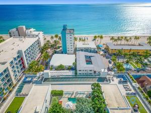 A bird's-eye view of Most Liked Home - Rooftop Pool - Hollywood Beach - Gym