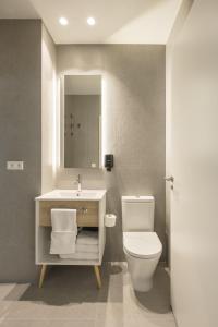 Mon Suites Jardín de Ayora的一间浴室