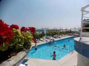 Bazén v ubytovaní Hotel Excelsior alebo v jeho blízkosti