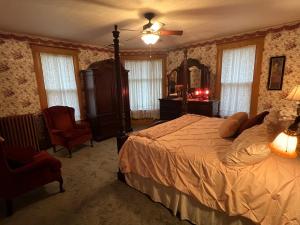 Afbeelding uit fotogalerij van Market St Manor Bed and Breakfast in Nappanee