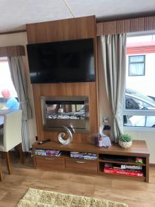 MelidenにあるTwo x 8 Berth static caravan on Lyons Robin Hood Rhyl North walesのギャラリーの写真 +37枚の写真