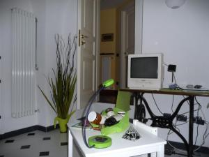 A television and/or entertainment centre at Cà dei Conti