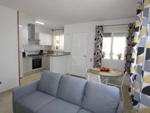 Kuchyňa alebo kuchynka v ubytovaní Casa cerca del mar con piscina privada, wifi, aire opcional, mascotas bienvenidas, playa para perros. - ES-184-55