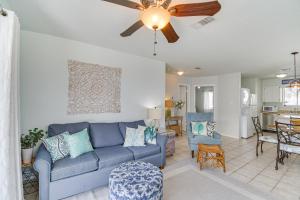 Fotografie z fotogalerie ubytování Walk to Waterfront Park Orange Beach Condo v destinaci Orange Beach