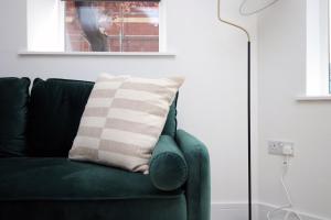 Et opholdsområde på Centrally Located 2 Bedroom + 62 billeder