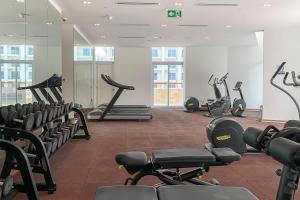 Fitness centrum a/nebo fitness zařízení v ubytování Frank Porter - Millenium Binghatti Residences