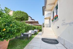 Gallery image of Hotel Villa Cansignorio in Lazise