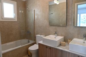 Gallery image of Αθηναϊκή Ριβιέρα in Anavissos