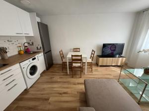 Kuchyň nebo kuchyňský kout v ubytování Acogedor apartamento a 50 metros del mar