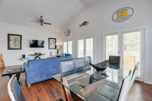TV a/nebo společenská místnost v ubytování Casa Key West-Pool & Free Parking