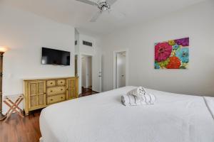Rúm í herbergi á Casa Key West-Pool & Free Parking