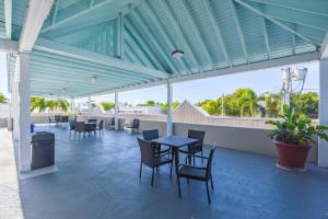 Svalir eða verönd á Casa Key West-Pool & Free Parking