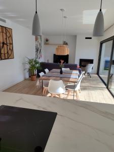 Posezení v ubytování ESPECTACULAR CASA EN LLAGOSTERA - Costa Brava, CON PISCINA