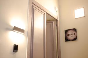 Foto Tiranas asuva majutusasutuse CLOUD 5 Blloku Rooms Tirana galeriist