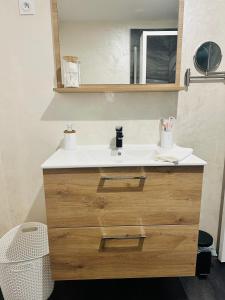 Een badkamer bij Chez Romain